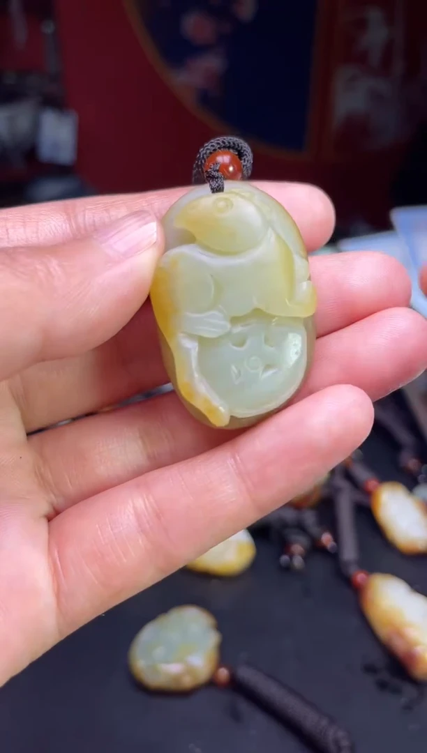 颈饰未镶嵌和田玉1