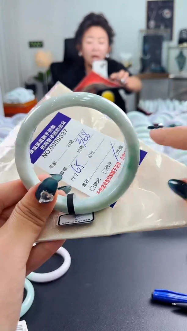 翡翠手镯未镶嵌天然缅甸A货翡翠