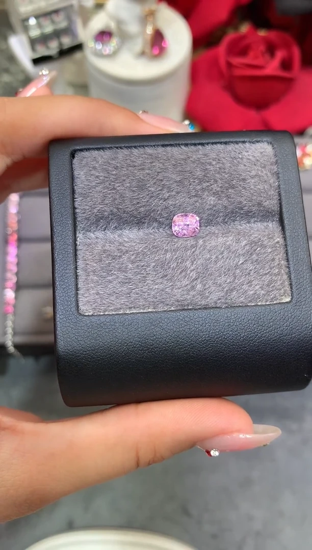 未镶嵌裸石定制尖晶石枕型 仙粉色调 1.10ct