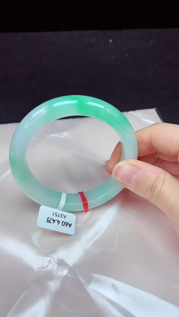 翡翠手镯未镶嵌镯子060+