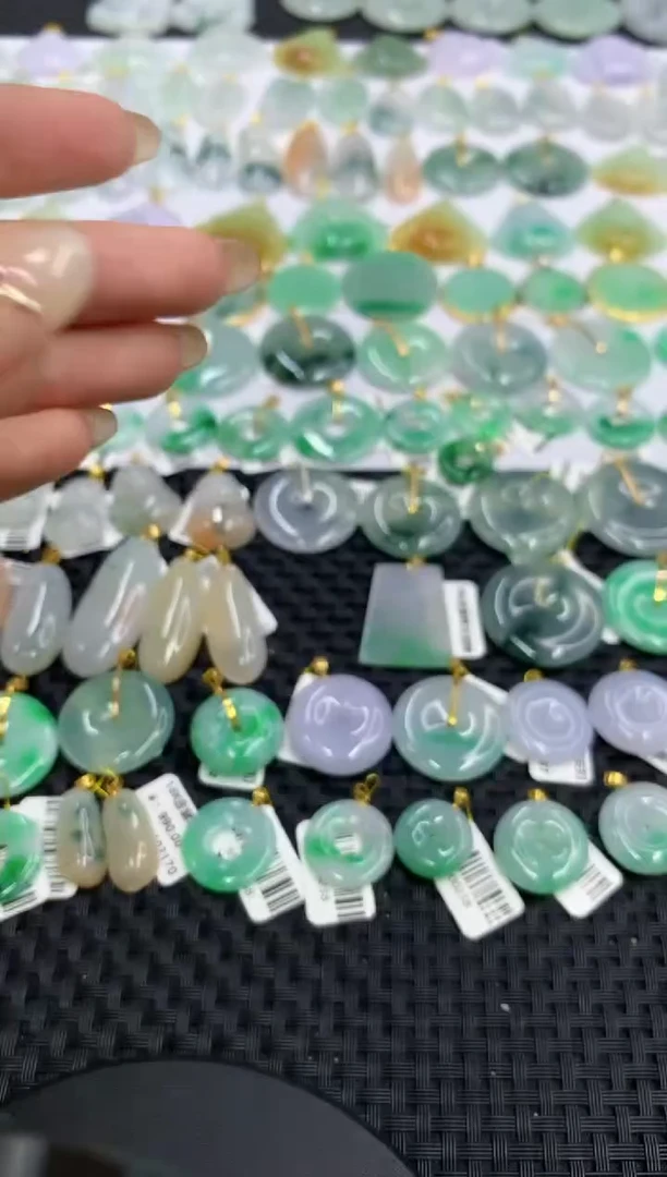 翡翠未镶嵌颈饰111111111111