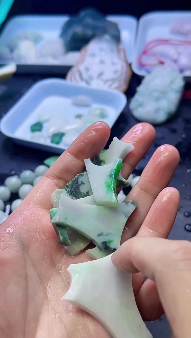 颈饰未镶嵌翡翠037天然A货翡翠