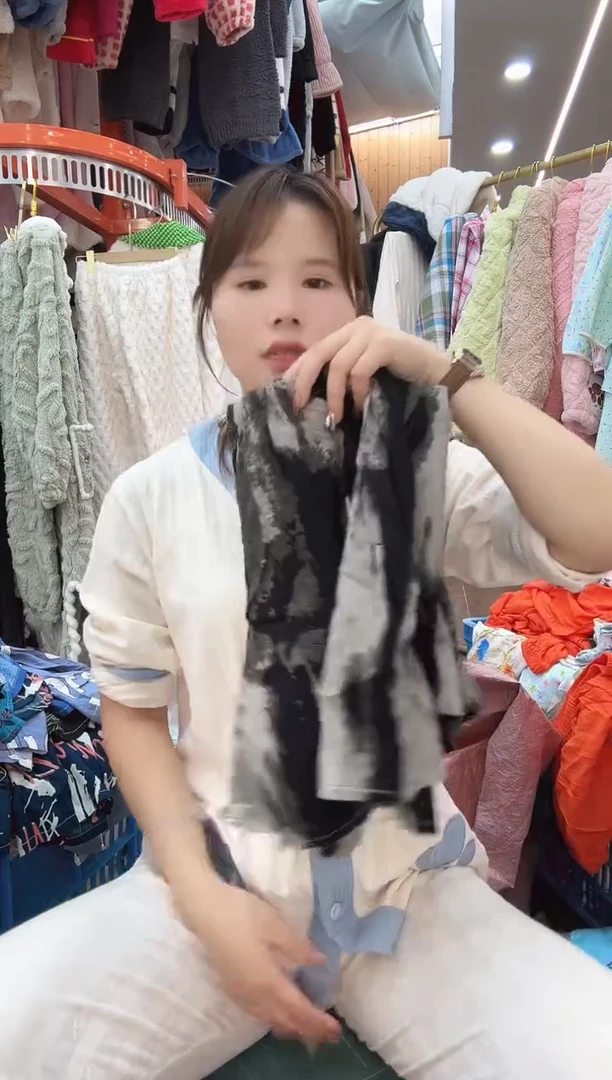 墨黑吊带短裤防凸点