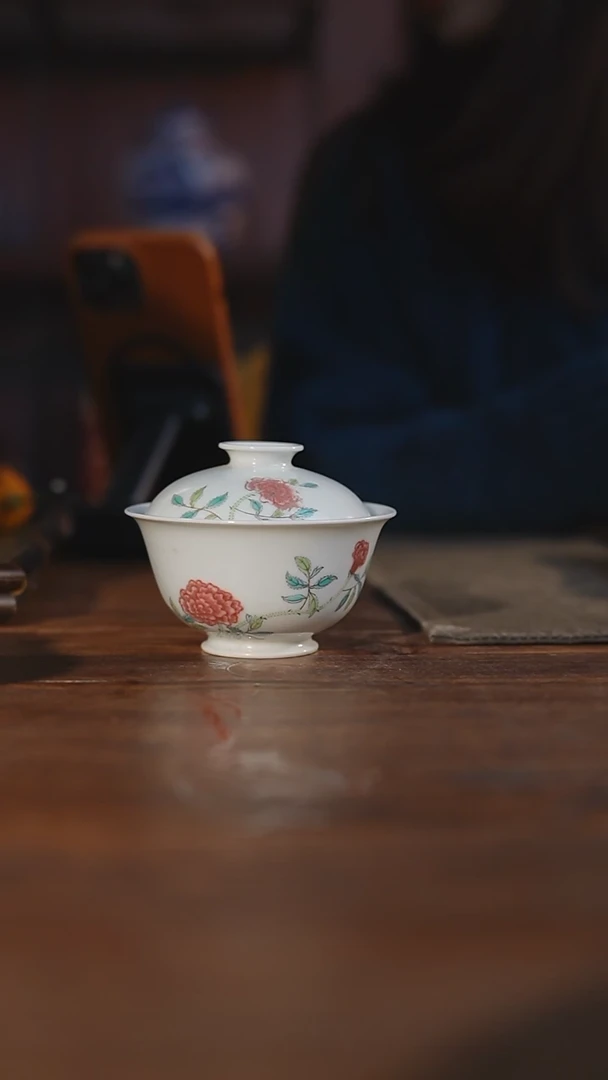 【闪购商品】杯忘言造物釉里红盖碗