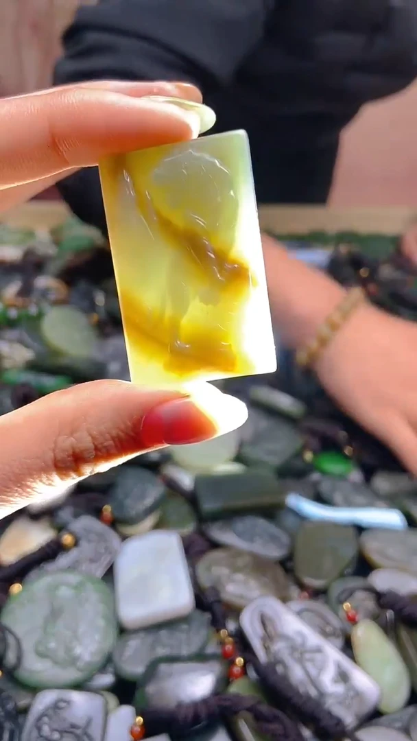 颈饰未镶嵌和田玉1