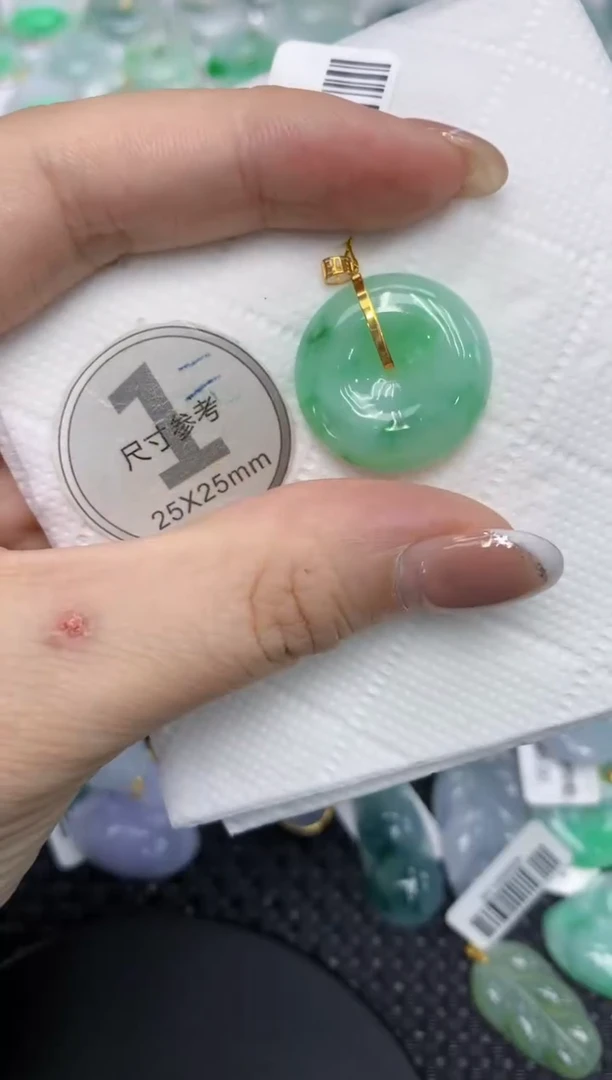 颈饰18K金镶嵌翡翠1111111