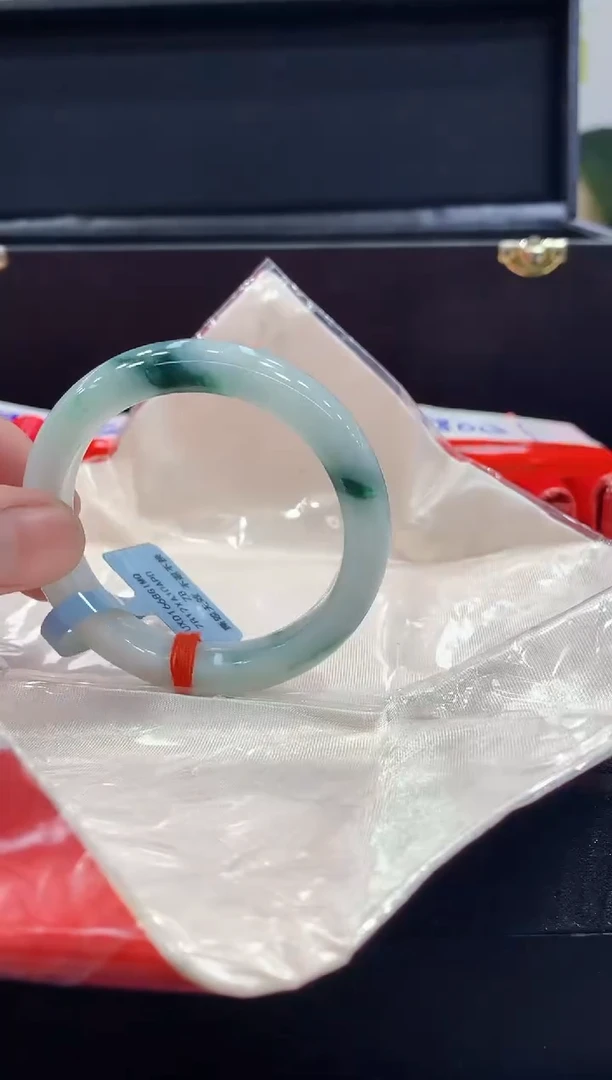 未镶嵌手镯翡翠翡翠手镯