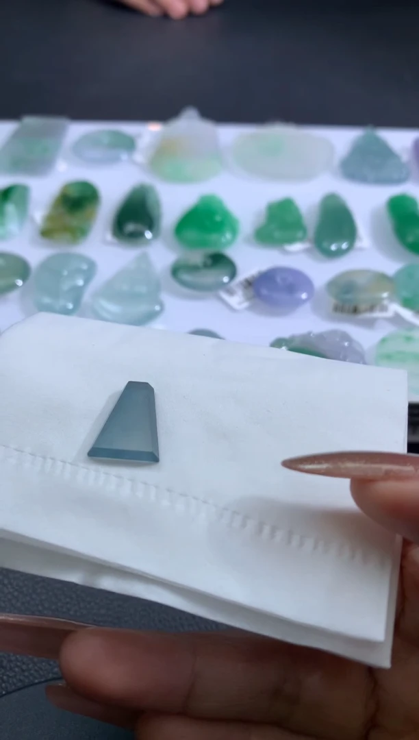 【闪购商品】定制翡翠未镶嵌翡翠