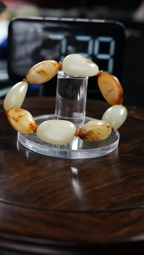 和田玉未镶嵌吊坠(不含链)和田玉手串