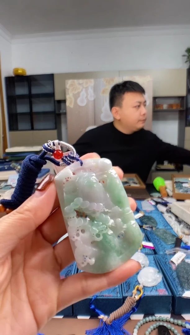 颈饰未镶嵌翡翠多样性发其一