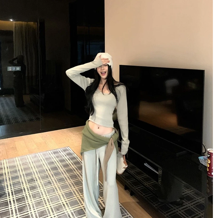 韩版慵懒风穿搭U领露肚脐设计感长袖休闲上衣休闲阔腿裤套装女潮