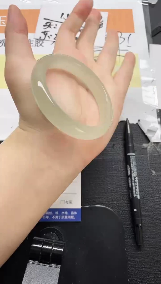未镶嵌手镯石英质玉88-52
