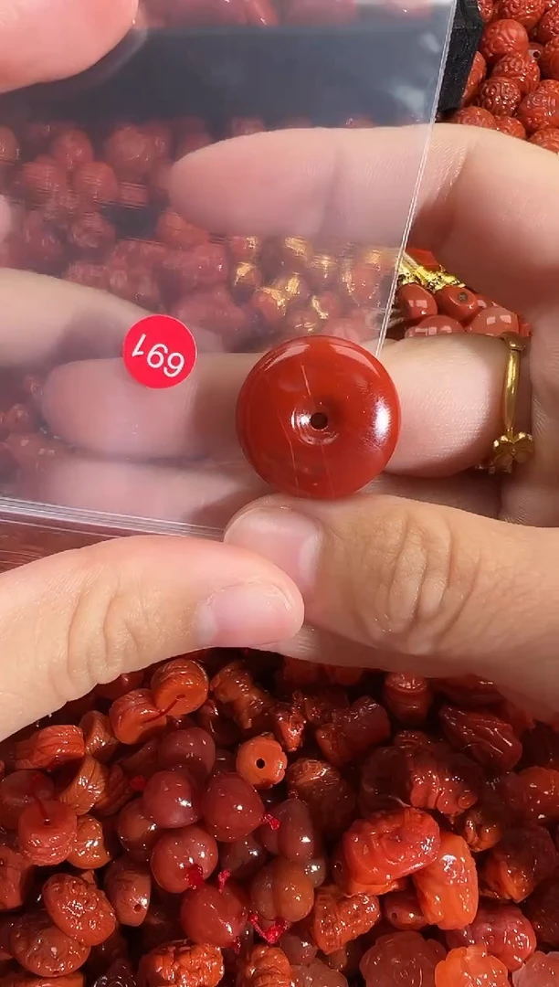 颈饰未镶嵌南红玛瑙1