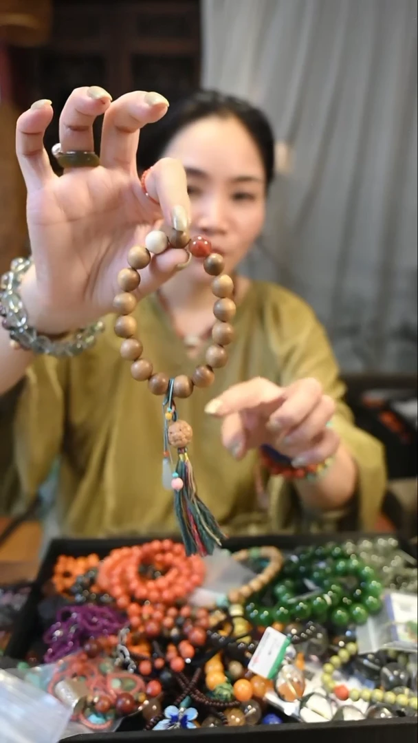 手串未镶嵌南红玛瑙花**华定向 花样年华