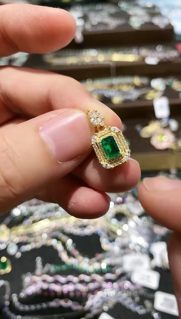 【闪购商品】祖母绿颈饰银S925镶嵌吊坠