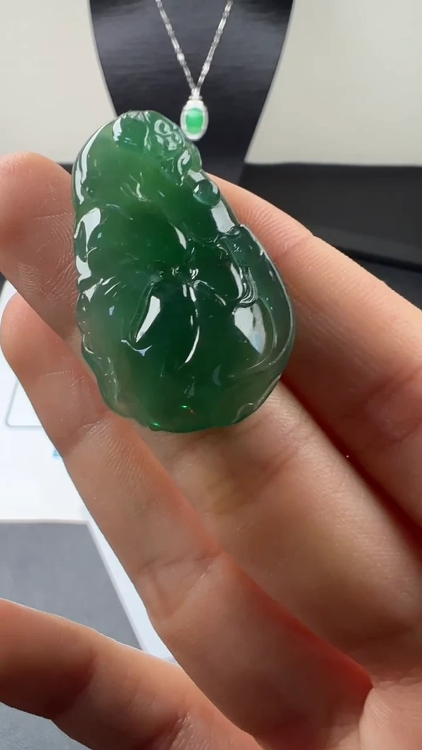 吊坠(不含链)未镶嵌翡翠天然缅甸A货翡翠 荷叶鱼