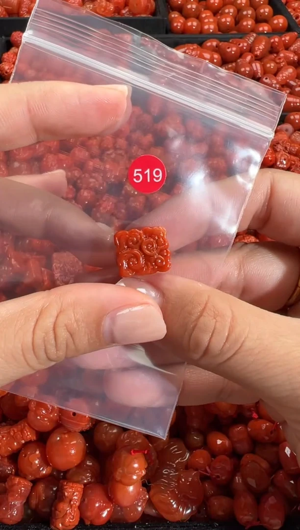 颈饰未镶嵌南红玛瑙1