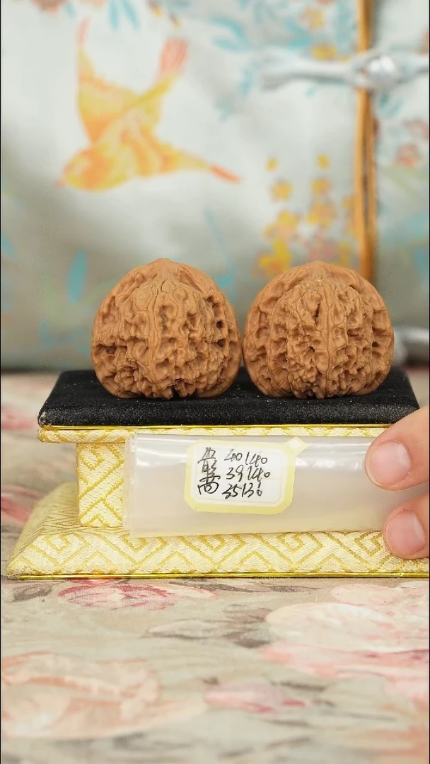 【闪购商品】文玩核桃把件赵喜满南将石