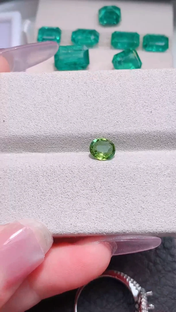 未镶嵌珠宝半成品碧玺苹果绿0.89ct
