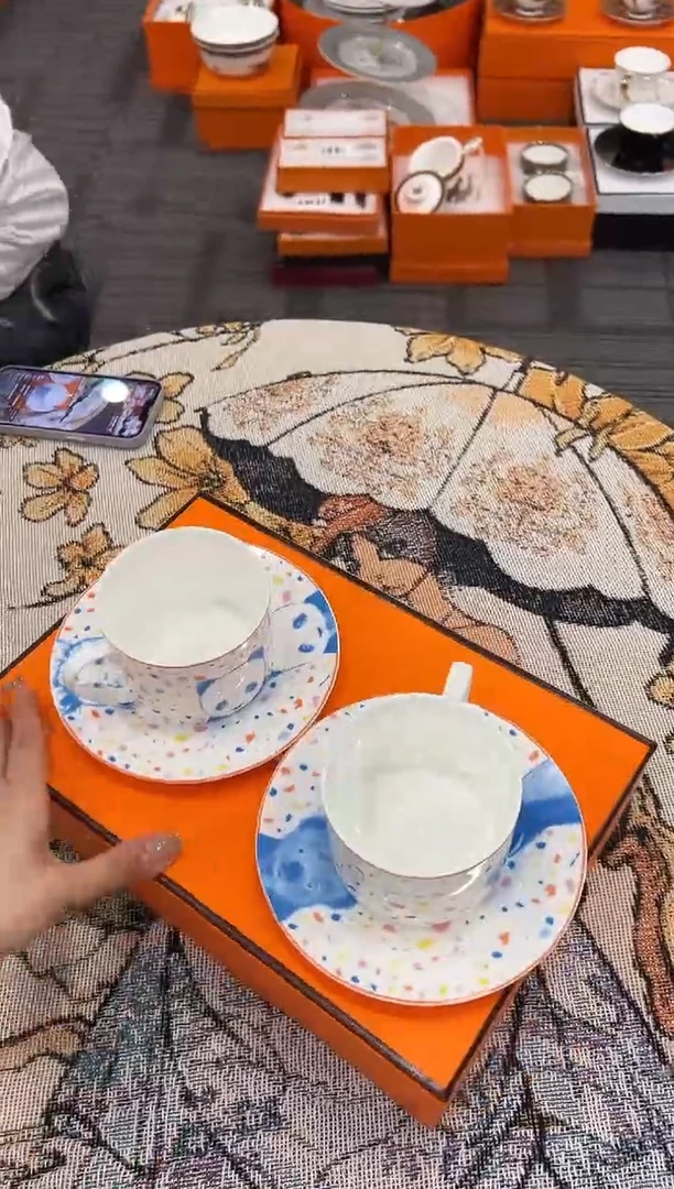 【闪购商品】杯H581-------------