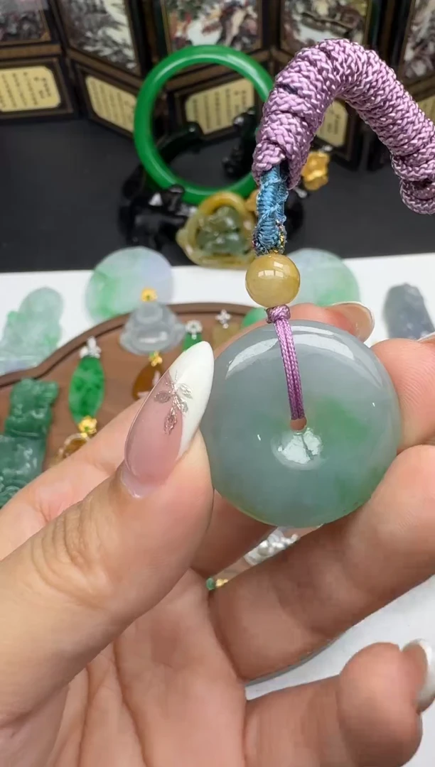 吊坠(赠链)未镶嵌翡翠1500