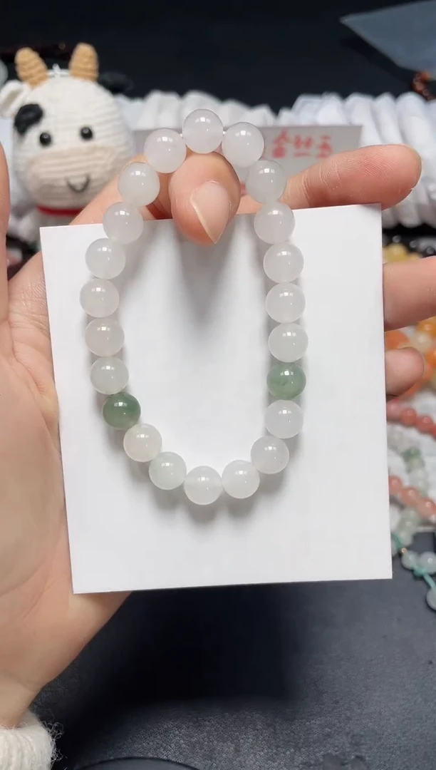 【闪购商品】石英质玉手链未镶嵌天山卡8
