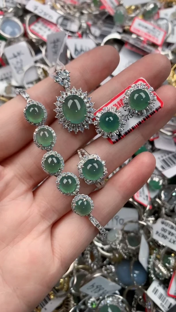 银S925镶嵌戒指翡翠666 7·