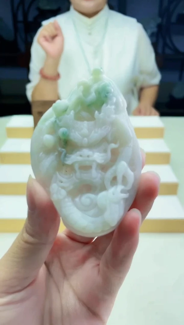 颈饰未镶嵌翡翠09270043