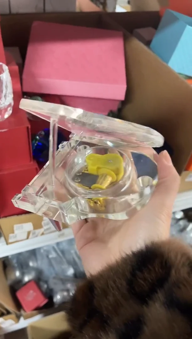 有机玻璃粉色钢琴