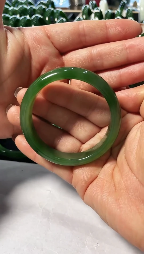 【闪购商品】和田玉（碧玉）手镯未镶嵌碧玉手镯