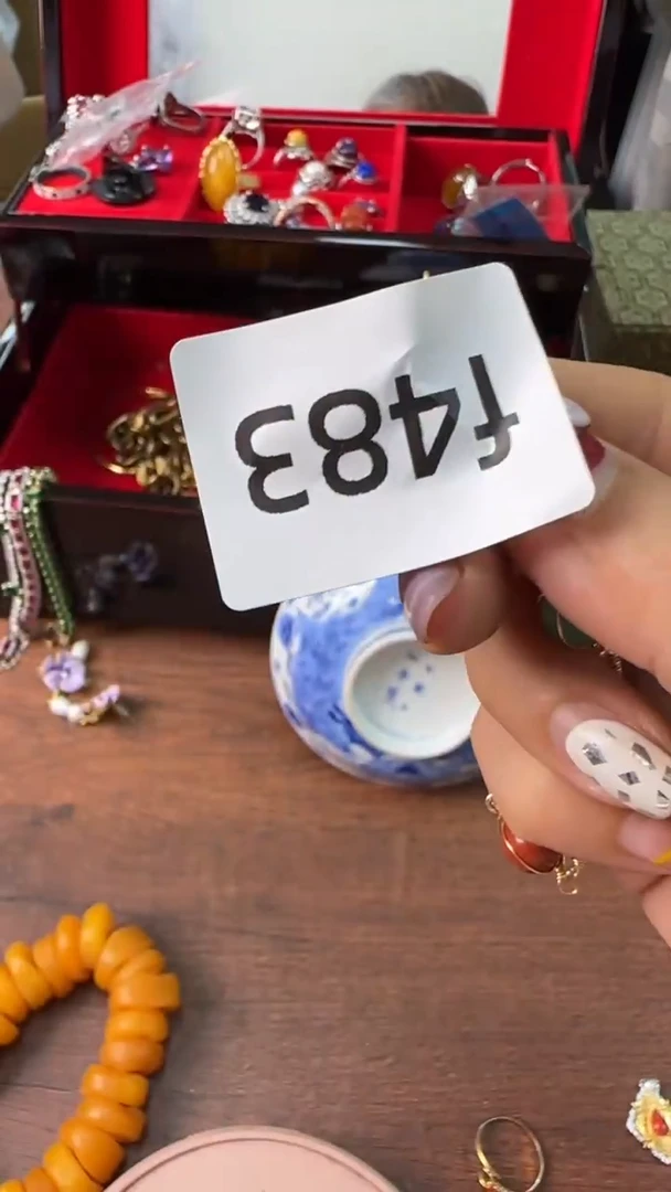 @****?何以解忧唯有暴富