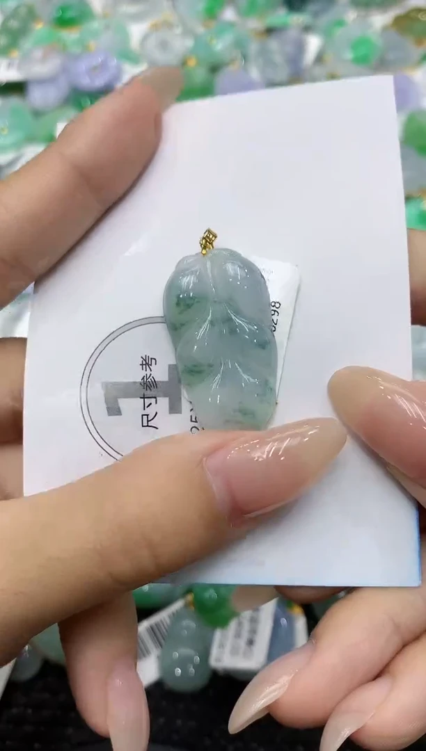 颈饰18K金镶嵌翡翠111111111111