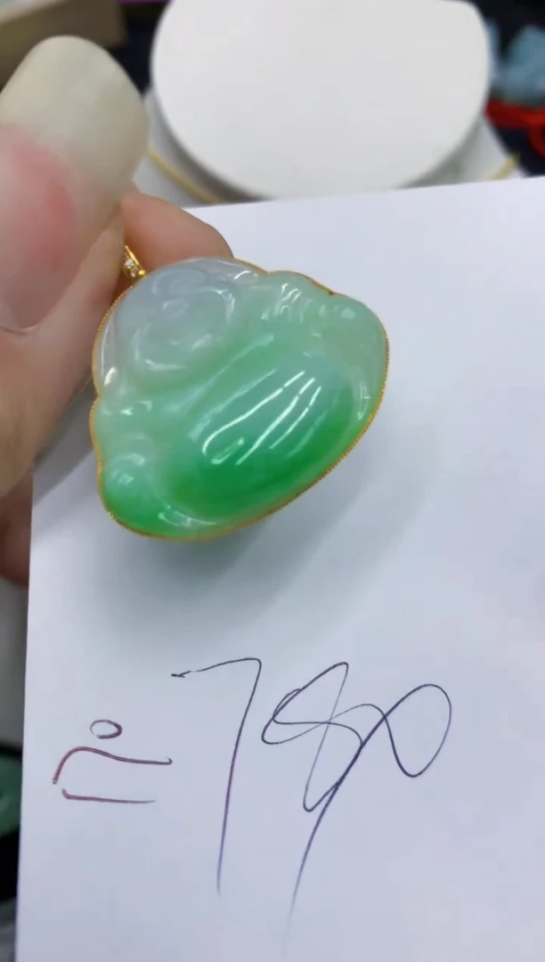 翡翠18K金镶嵌颈饰11111111111