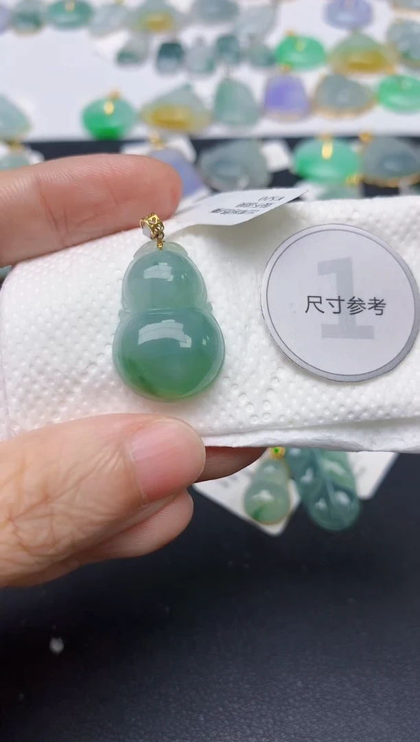 翡翠18K金镶嵌颈饰天然缅甸A货翡翠