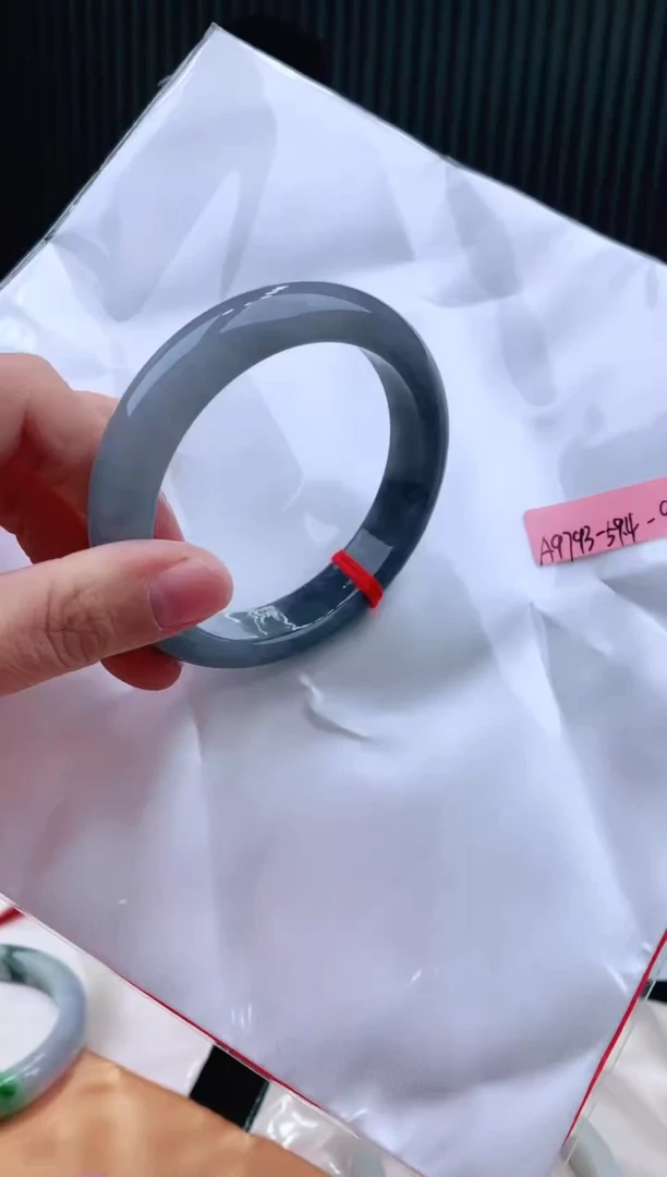 未镶嵌手镯翡翠59+