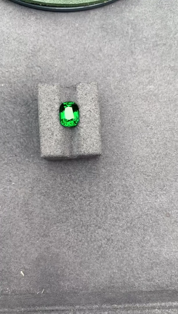 【闪购商品】石榴石（沙弗莱）裸石未镶嵌3.5ct沙弗莱