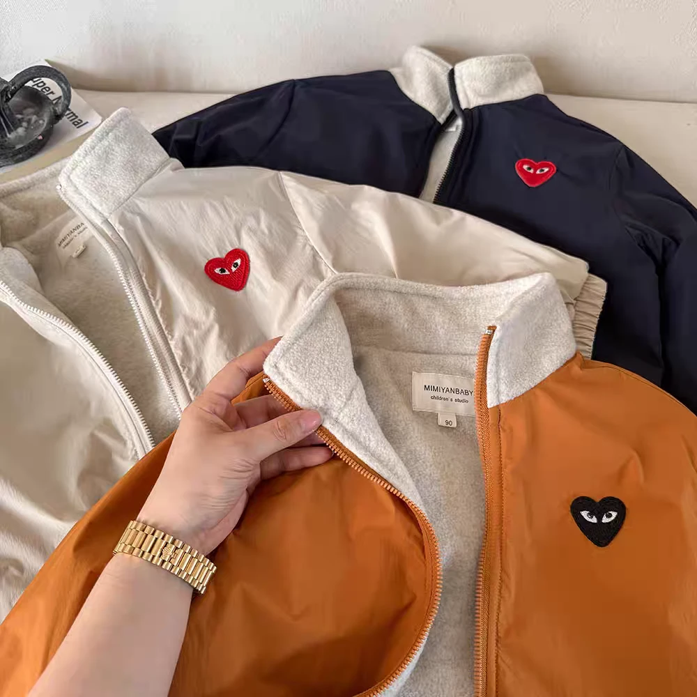 秋冬儿童加绒夹克衫拉链开衫外套爱心刺绣纯色防水冲锋衣上衣厚款