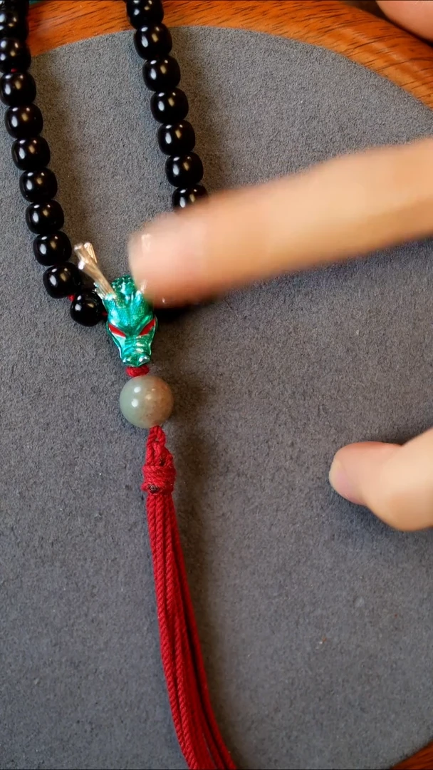 【闪购商品】椰蒂吊坠黑色手串敖光