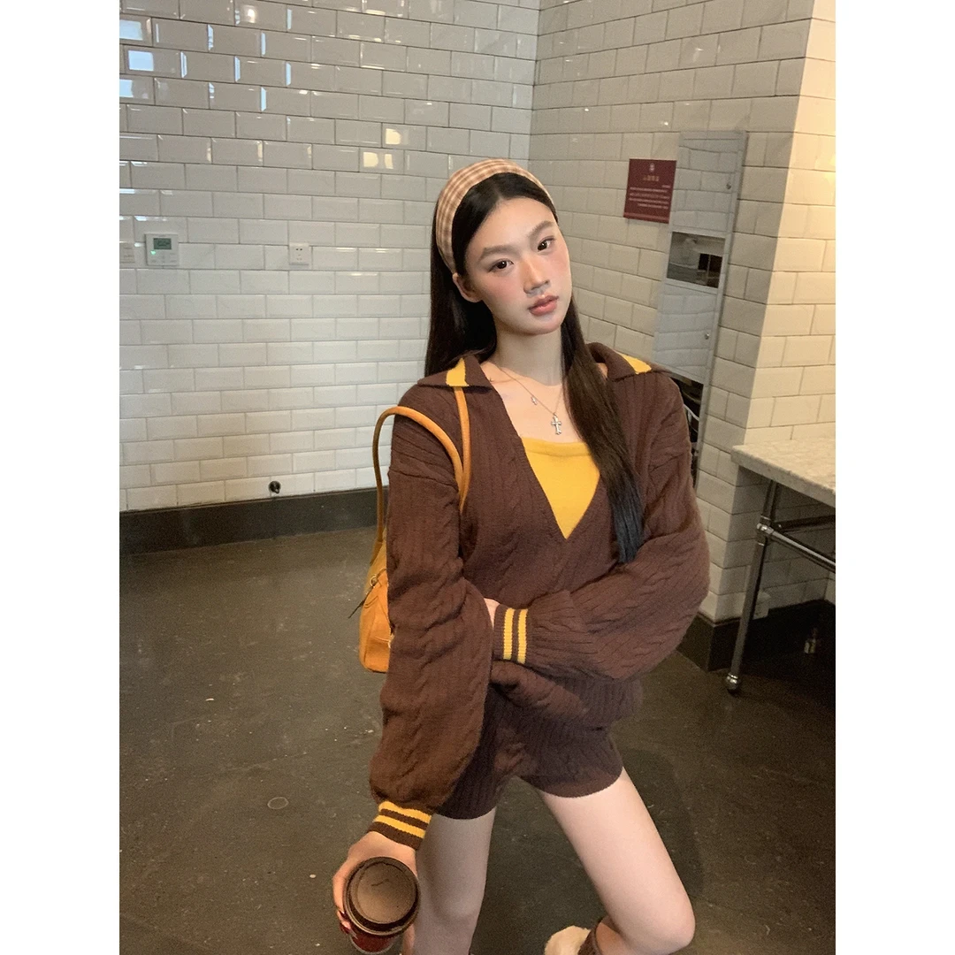 秋冬法式复古撞色宽松V领麻花编织毛衣+简约时尚百搭休闲短裤