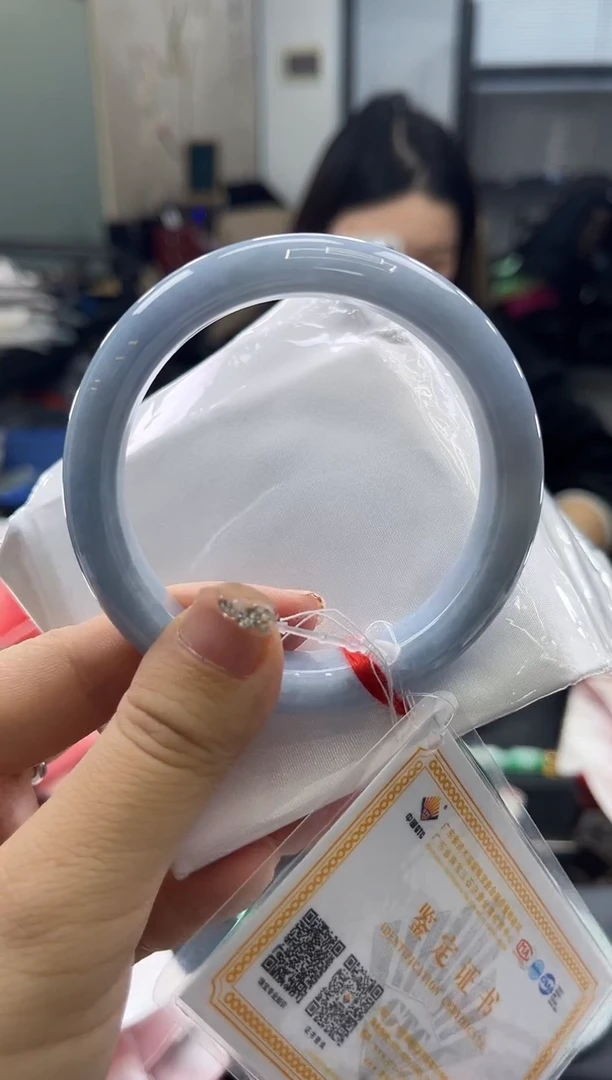 【闪购商品】翡翠手镯未镶嵌0917795763有纹裂