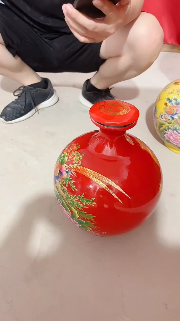 瓷片景德镇中国红十斤酒瓶