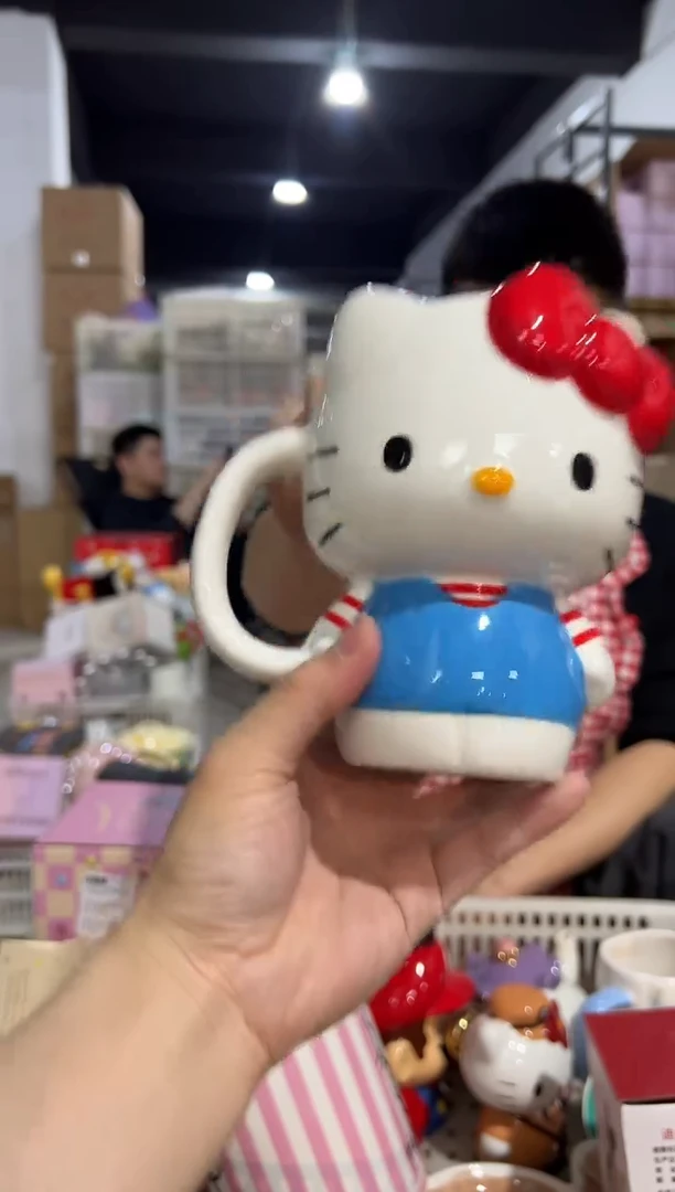 【闪购商品】杯陶瓷条纹kt全身杯