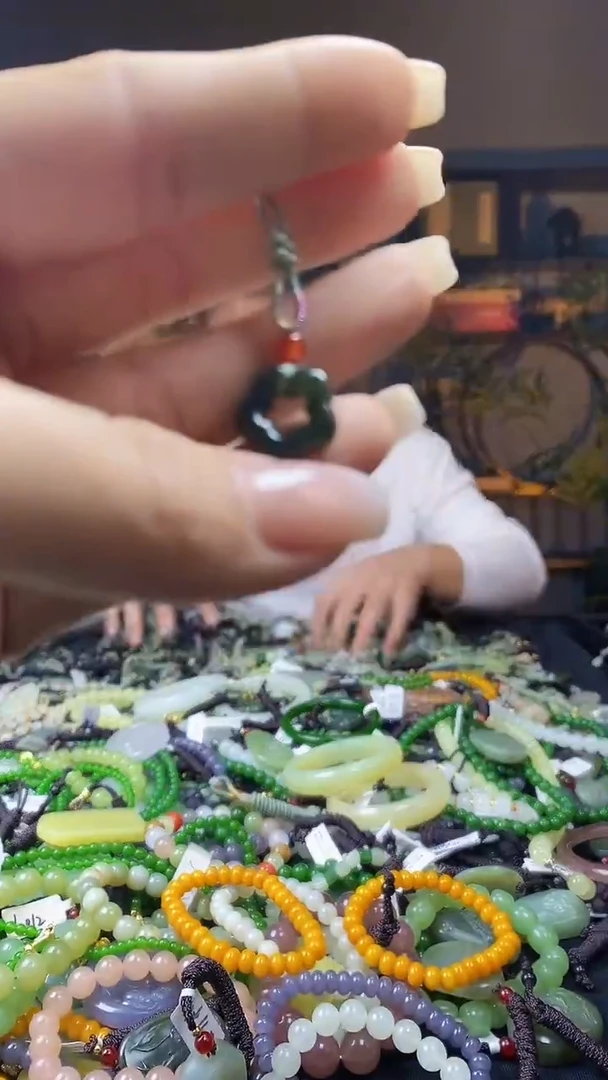 颈饰未镶嵌和田玉多样性发货，拍一发一