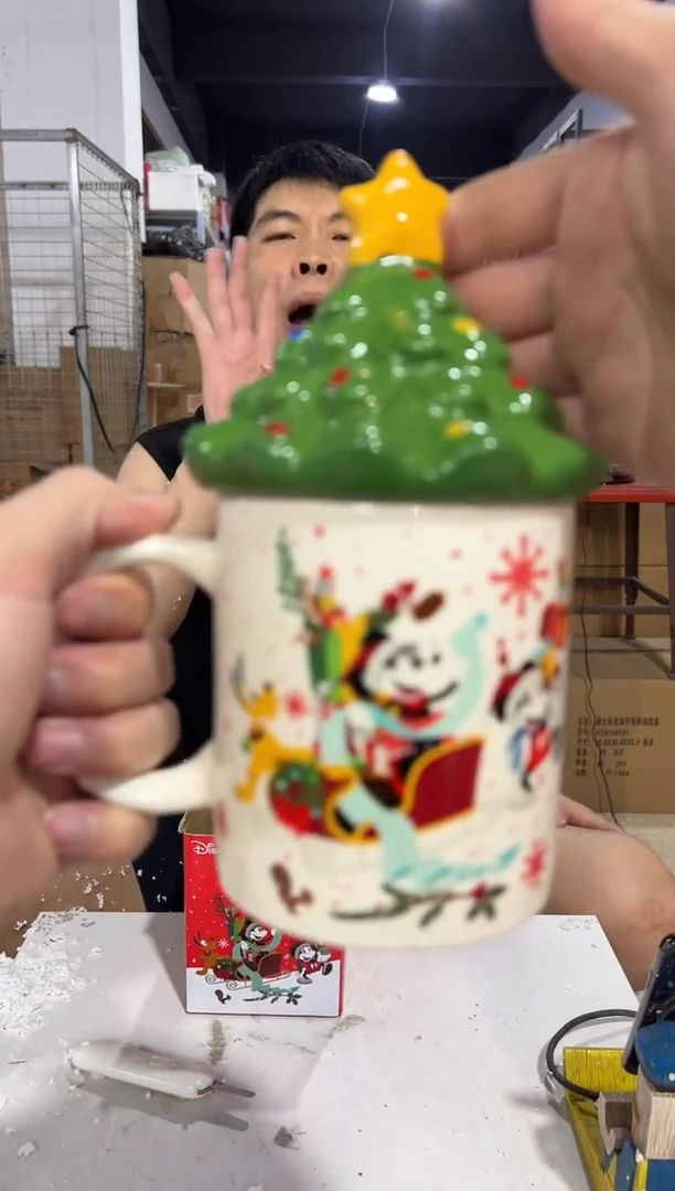 瓷片原盒圣诞米奇起雪橇带盖杯