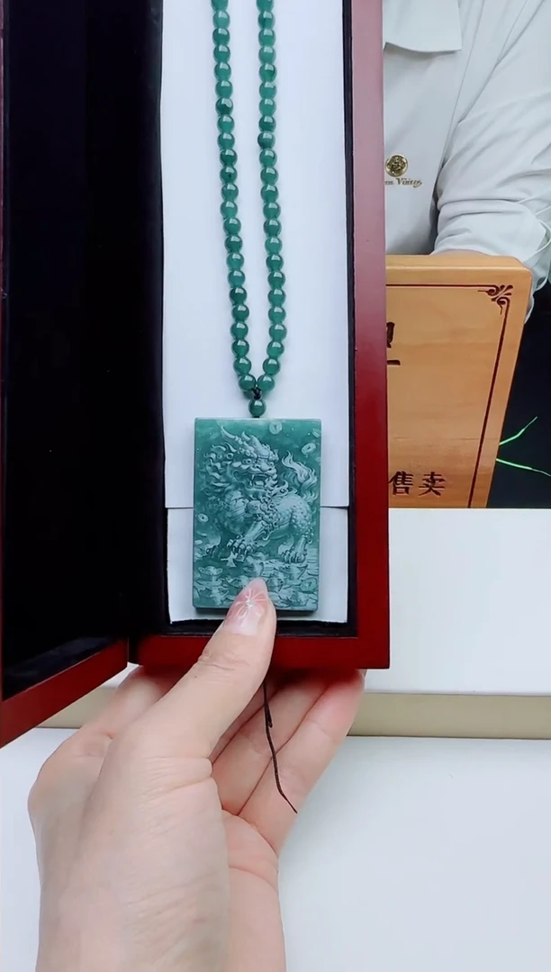 颈饰未镶嵌翡翠多样性发其一