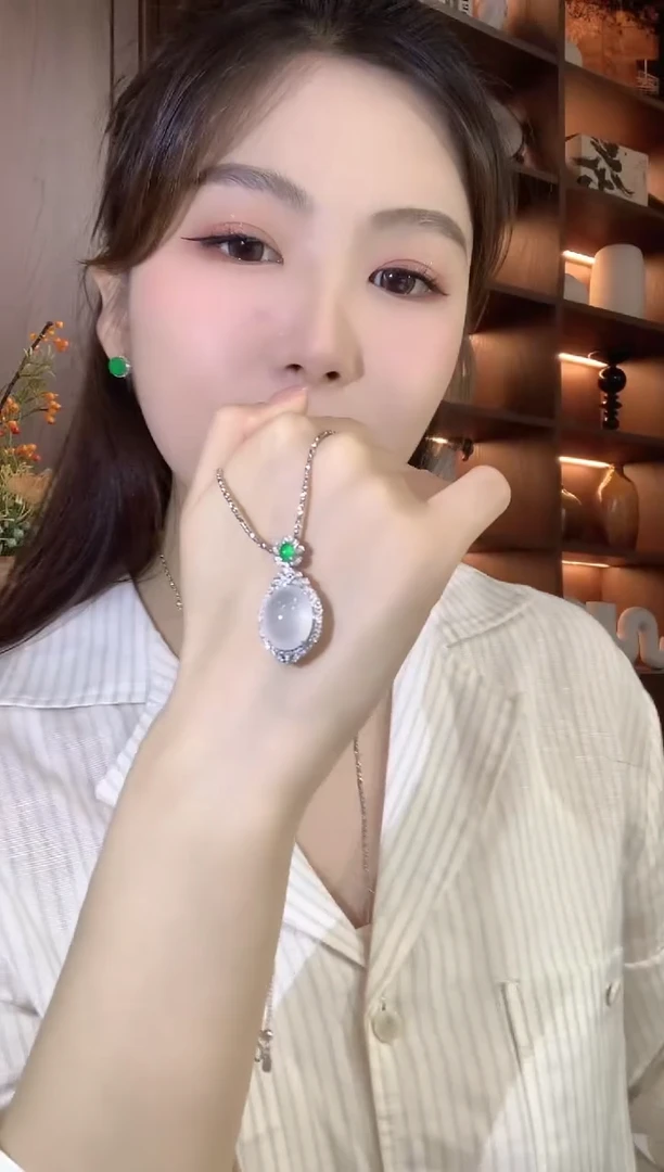 吊坠(不含链)18K金镶嵌翡翠A33翡翠多样性发货一件