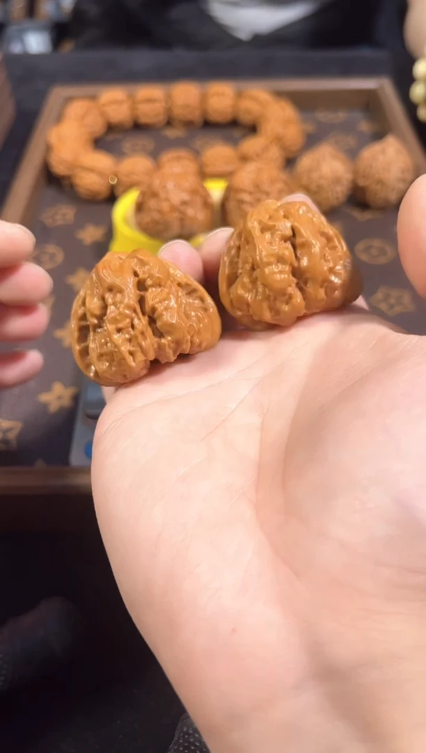 把件核桃41尺头货三角蛙
