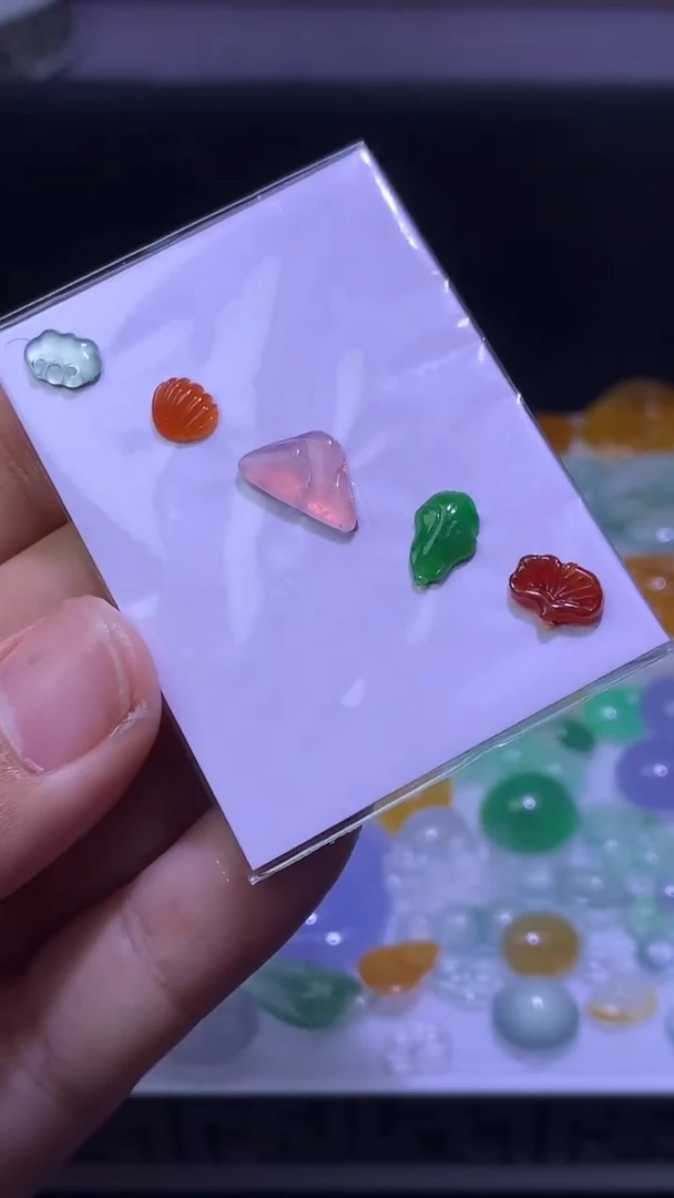 未镶嵌定制翡翠毛货