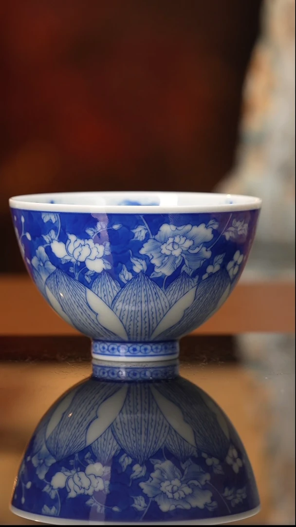 杯看山柴窑青花蓝地