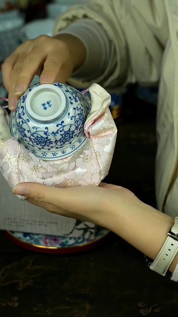 茶具还挺美，蹲下看看！